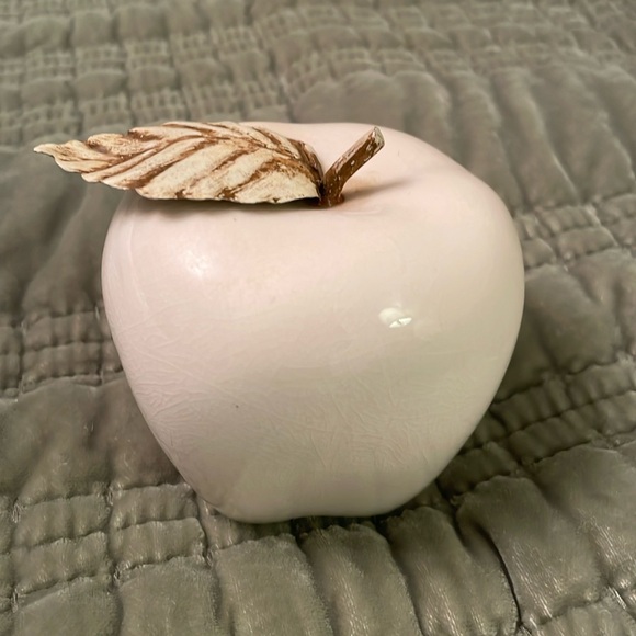 Ceramic Apple with Metal Stem & Leaf Decoration Decor - Picture 1 of 11